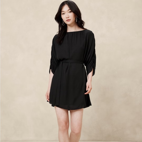 Banana Republic Black SHIRRED MINI DRESS Size Small Tall - Picture 1 of 7